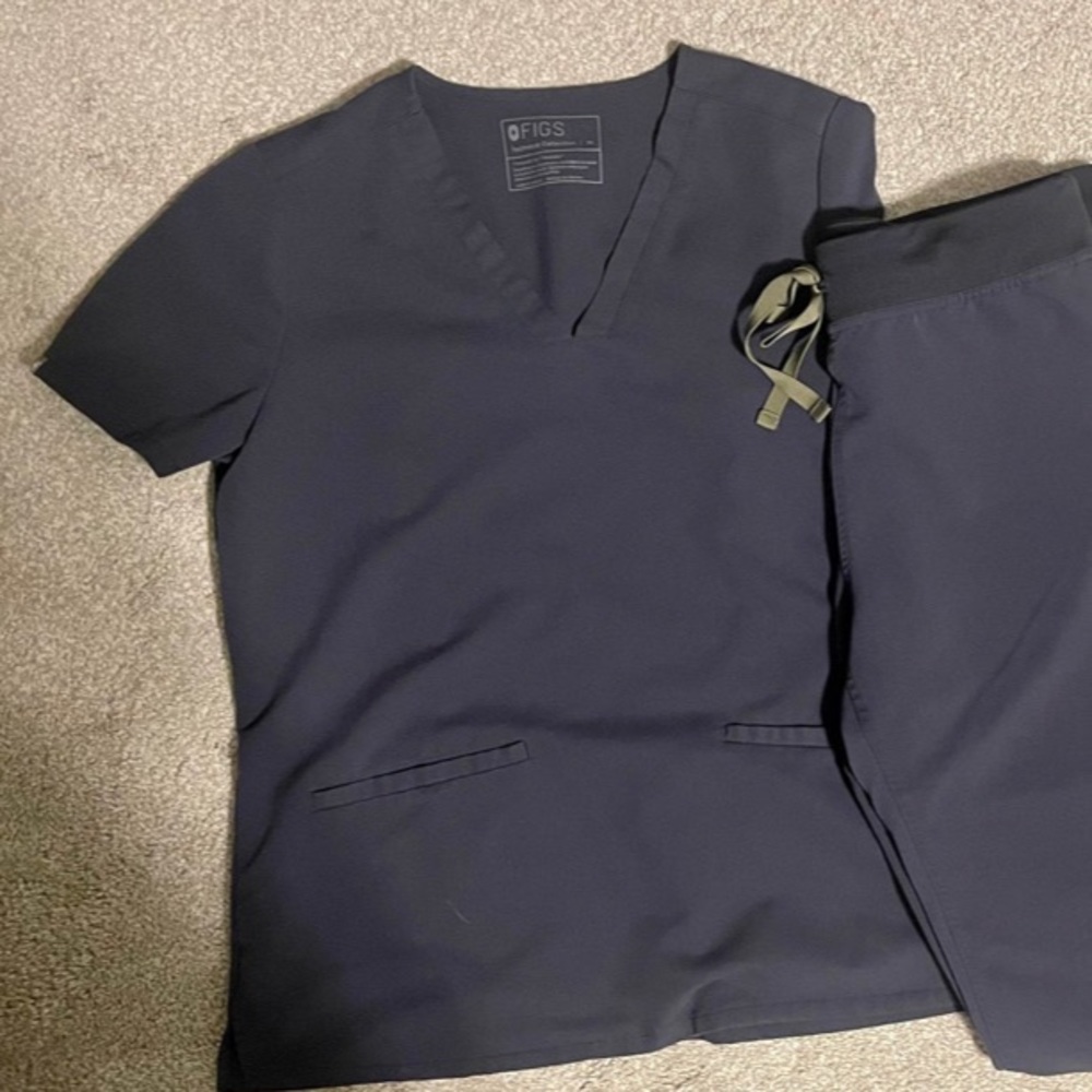 Figs Scrub Top
